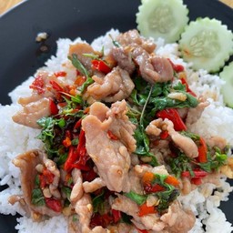 กะเพราหมูชิ้น