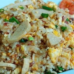 ข้าวผัดหมูยอ