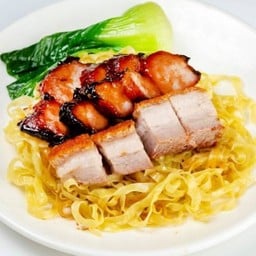 บะหมี่คอมโบ (หมูกรอบ+หมูแดง)-Kuai Le Express GMH