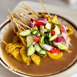 หมูสะเต๊ะย่างถ่านชุดเล็ก10ไม้+พร้อมน้ำจิ้ม+น้ำอาจาด