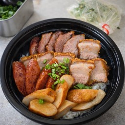 โกวมาร์ค หมูแดง×หมูกรอบ