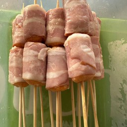 ไส้กรอกพันรอบคอน