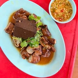 ไส้หมูพะโล้