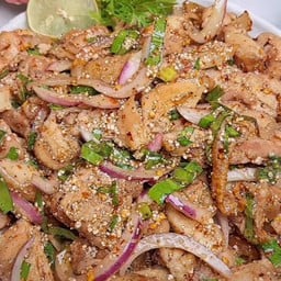 ข้าวหมูทอด ไก่ทอด & ต้มแซ่บปีกไก่
