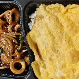 ข้าวหมึกผัดซอลเกาหลีลลล(ราดข้าว)