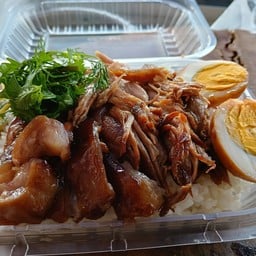 ชิน ก๋วยเตี๋ยวลูกชิ้นปลาแท้ ทำเอง