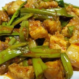 ผัดผักบุ้งหัวหมู