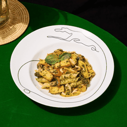 เพนเน่เห็ดและเต้าหู้ผัดซอสเพสโต้ (V)