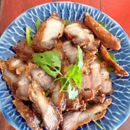 หมูสามชั้นทอดกรอบ