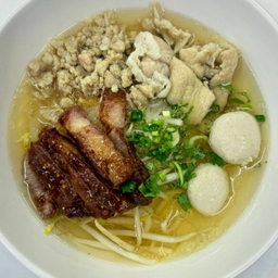 ก๋วยเตี๋ยวหมูย่าง พิเศษ