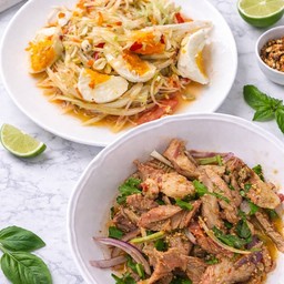 จับคู่ น้ำตกหมู + ส้มตำไทยไข่เค็ม