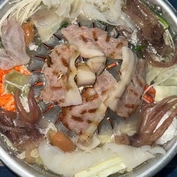 ร้านพบกัญหมูกระทะ