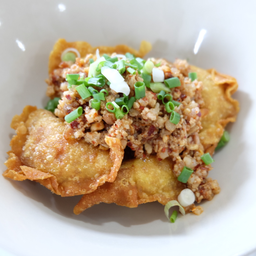 เกี๊ยวอวบทอดต้มยำแห้ง