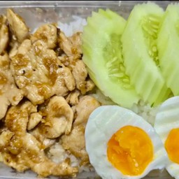 ข้าวไก่กระเทียม + ไข่ต้ม