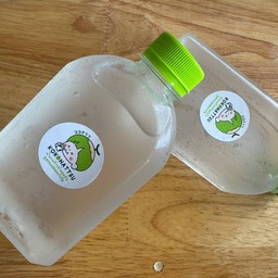 น้ำมะพร้าวน้ำหอมบ้านแพ้วแท้ 100%  250ml  (1 ขวด)