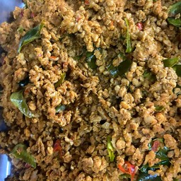 คั่วกลิ้งไก่บด