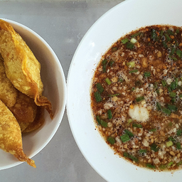 เกี๊ยวอวบทอดต้มยำน้ำ