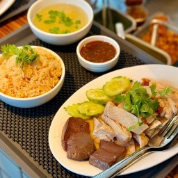 จาง จี ฟาน ข้าวมันไก่สิงคโปร์ ทาวน์ อิน ทาวน์