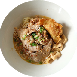 เส้นหมี่ขาวต้มยำหมู