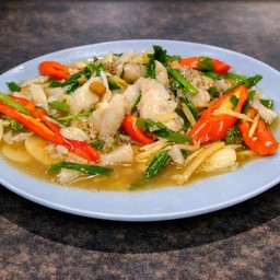 เนื้อปลาเก๋าลวกผัดคึ่นไช่