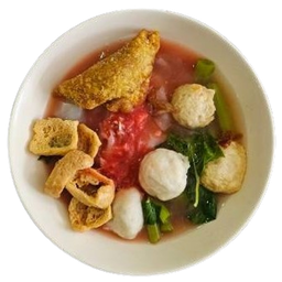 เส้นใหญ่เย็นตาโฟลูกชิ้นปลา