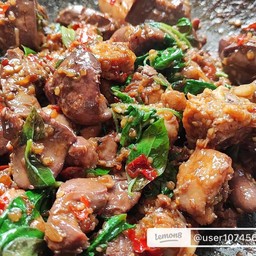 กะเพราเครื่องใน (เป็นกับข้าว)