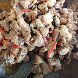 หมูสามชั้น+เนื้อหมูผัดกะปิ