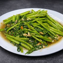 ผัดผักบุ้ง