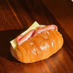 Shiopan Ham&Cheese (ชิโอะปังแฮมชีส)