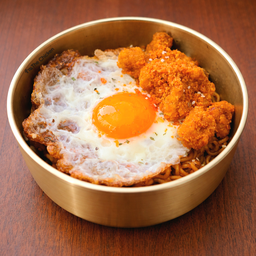 มาม่าเกาหลีชิคฮอตสไปซี่ไข่ดาว