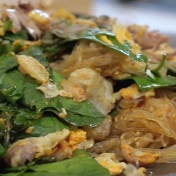 ข้าวราดผัดวุ้นเส้นใบเหลียง