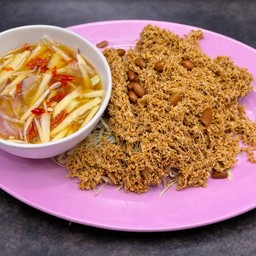 ยำปลาสลิดฟู