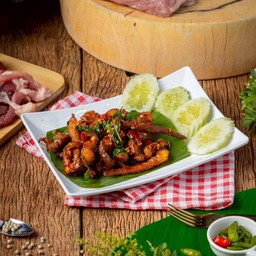 ผัดกระเพราเนื้อเค็ม(กับข้าว)