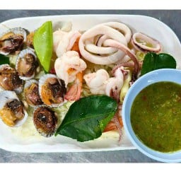 ร้านลาบต้นมะขาม วิภาฯ64