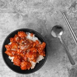 ข้าวไก่ทอดซอสเกาหลี