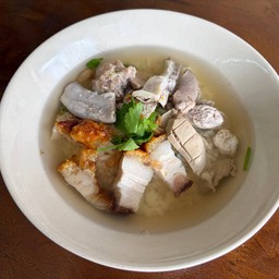 ข้าวต้มเครื่องครบ