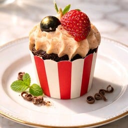 คัพเค้ก สตอเบอรี่ ชอคโกแลต Strawberry Chocolate Cupcake