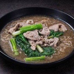 ราดหน้ายอดผัก