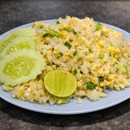ข้าวผัดรวมมิตรทะเล (กลาง)
