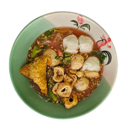 เส้นหมี่ขาวเย็นตาโฟต้มยำลูกชิ้นปลา