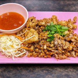 ปลาหมึกไข่ทอดกระเทียม