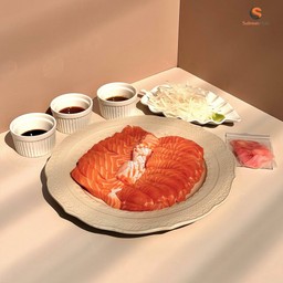 แซลมอนซาชิมิ 400กรัม มีเครื่องเคียง