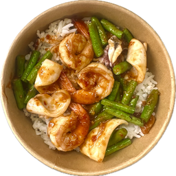 ผัดพริกแกงทะเลราดข้าว