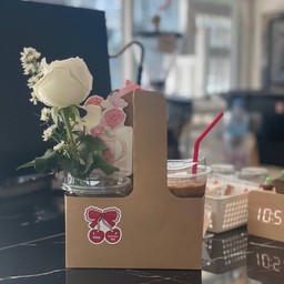 Valentine flower and drink set