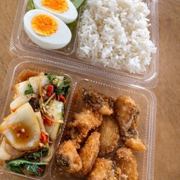 ข้าวปลาผัดพริกเผา