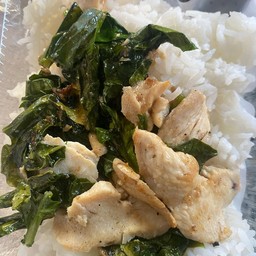 ข้าวผัดคะน้าไก่(ราดข้าว)