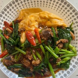 ร้านข้าวไข่ข้นกระเพราะพริกแห้ง&ยำแซ่บนัวว์-ตามสั่งสูตรเด็ดของทางร้าน