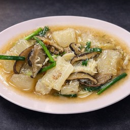 เอ็นหมูผัดเนื้อปู