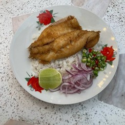 ข้าวหน้าปลากะพงทอด