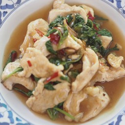 กระเพราพริกแห้งไก่(กับข้าว)